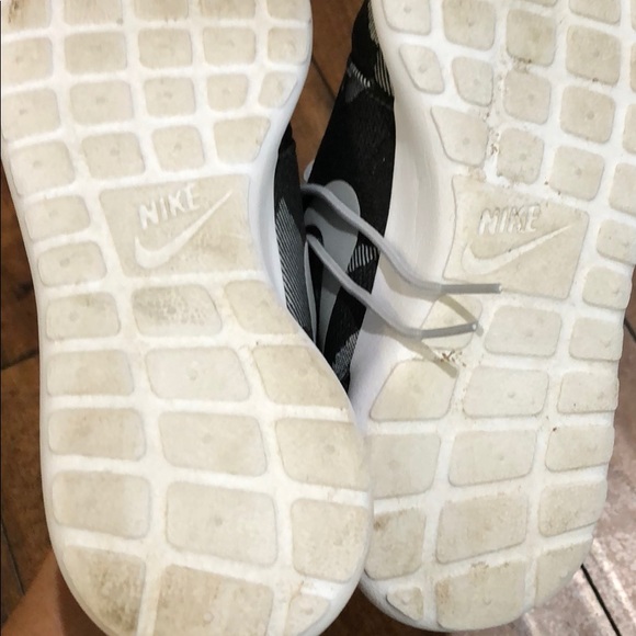 Nike Roches - Picture 6 of 6